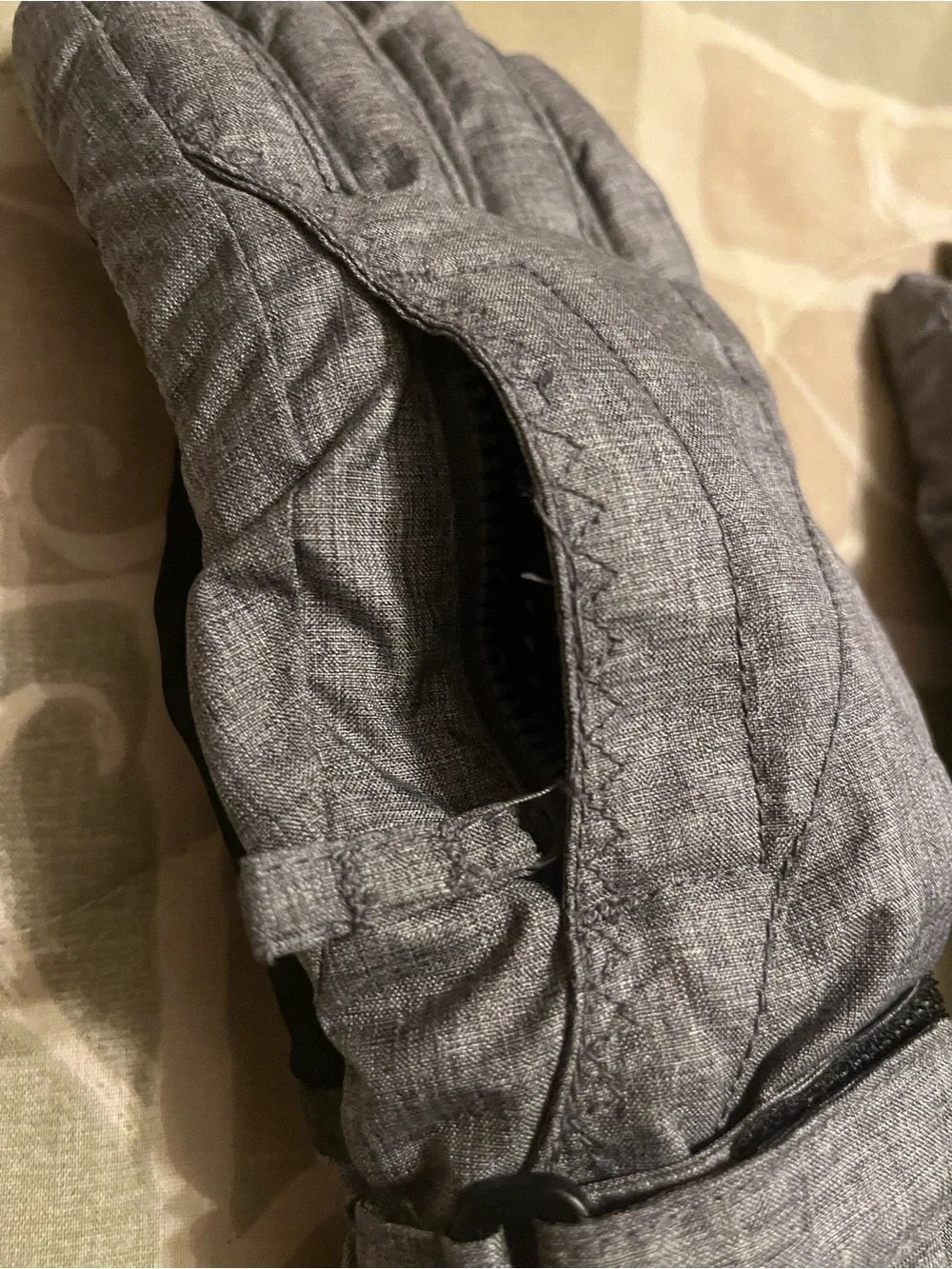 Lands End insulated gloves